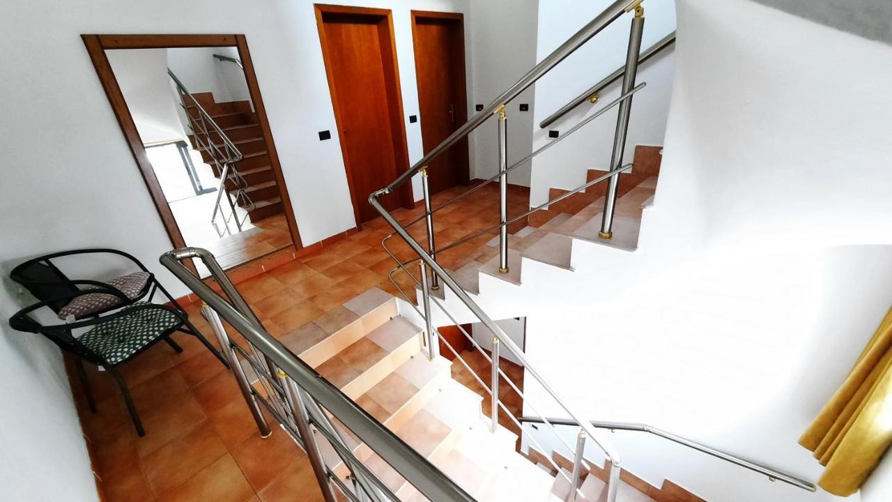 ~Villa Gloria~ Дуррес Экстерьер фото